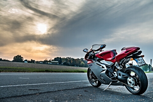 MV Agusta 750 F4