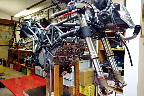 MV Agusta 750 F4