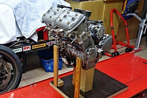 MV Agusta 750 F4