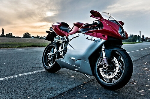 MV Agusta 750 F4